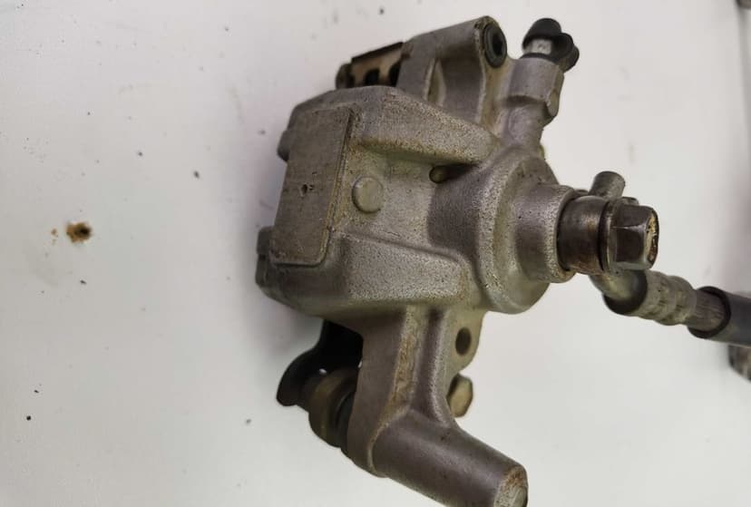 Zacisk przód prawy/lewy yamaha raptor 250, 07r