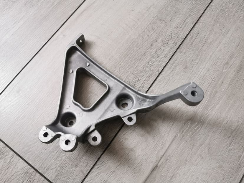 Yamaha raptor 700 uchwyt mocowanie lampa reflektor przód lewa