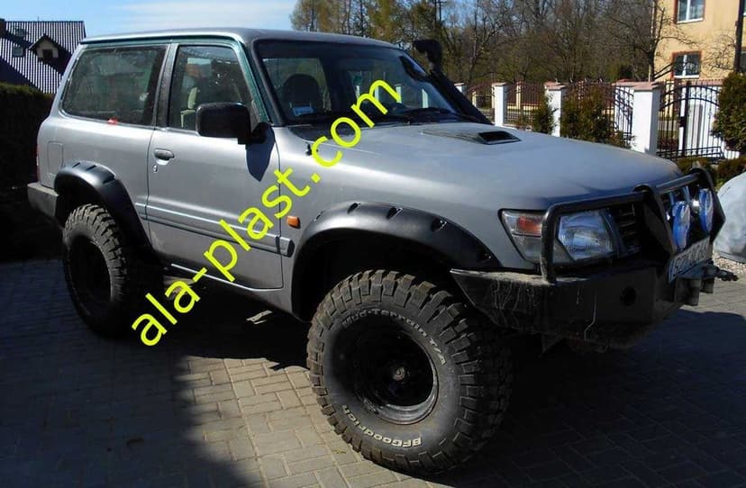 Nissan Patrol Y61 - 3 drzwi krótki GU2 GU3 GR GR2 poszerzenia nadkoli