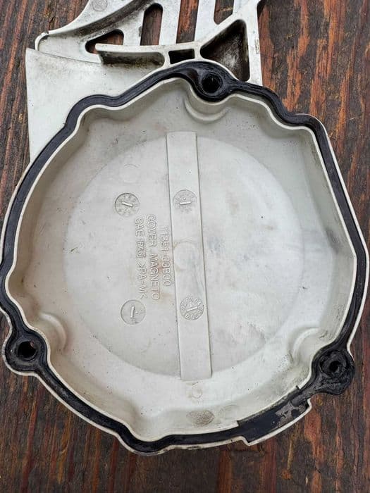 pokrywa magneta dekiel Suzuki rm 85 r 02-23 sprawna