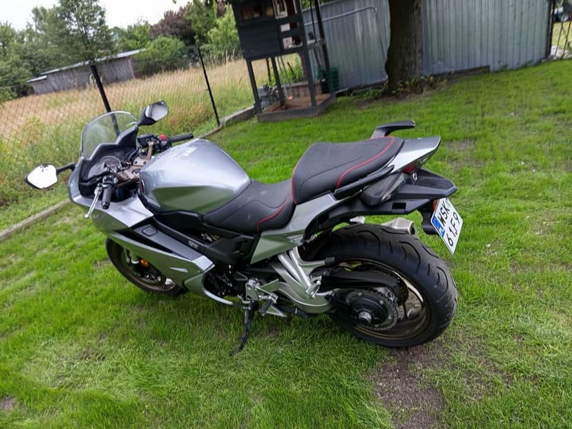 HONDA VFR 800F sprzedam lub zamienię na Auto bądz Quada!!!