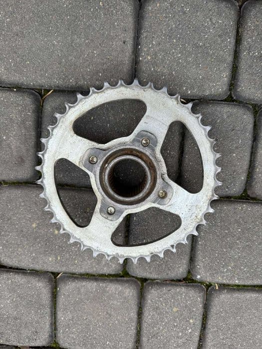 Suzuki LTZ 400 Piasta zebatki tyl OEM 2003-2008