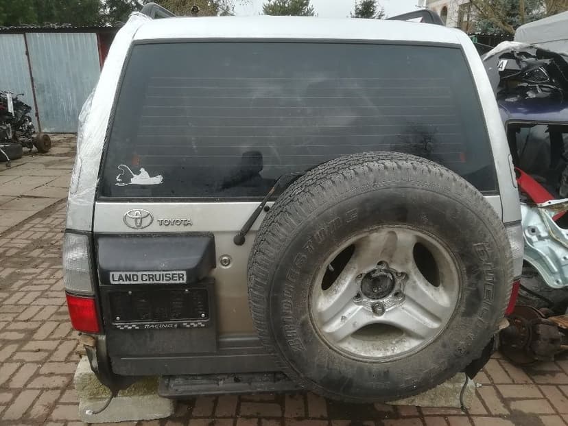 Toyota Land cruiser 90 95 klapa tyl RÓZNE KOLORY