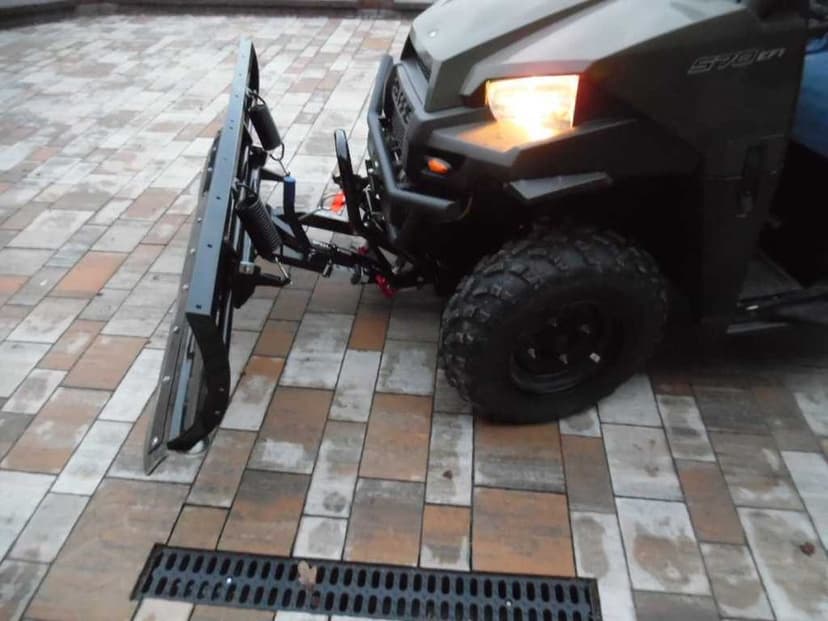 Sprzedam orginalny plug Polaris do pojazdow Polaris Ranger