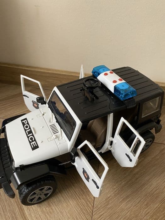 Bruder Jeep Wrangler Policja