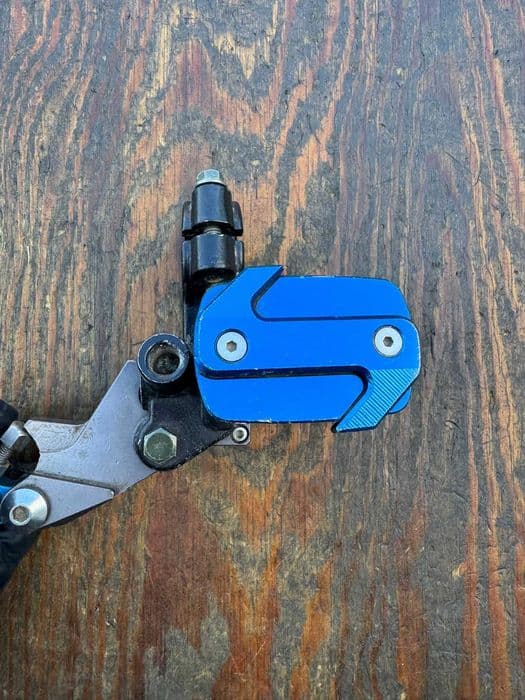 pompa hamulca przod przedniego Suzuki LTZ 400 LTA 250 LTZ 75 DRZ