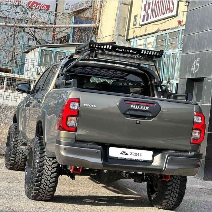Toyota Hilux orurowanie paki COMBAT z koszem