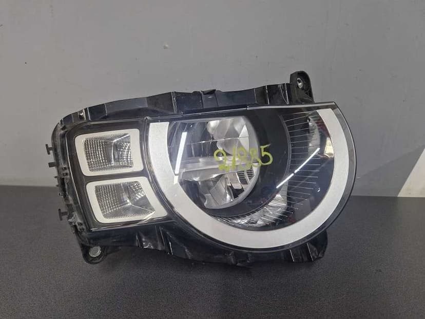 Land Rover Defender 19r.- Lampa Przód Prawa Full Led