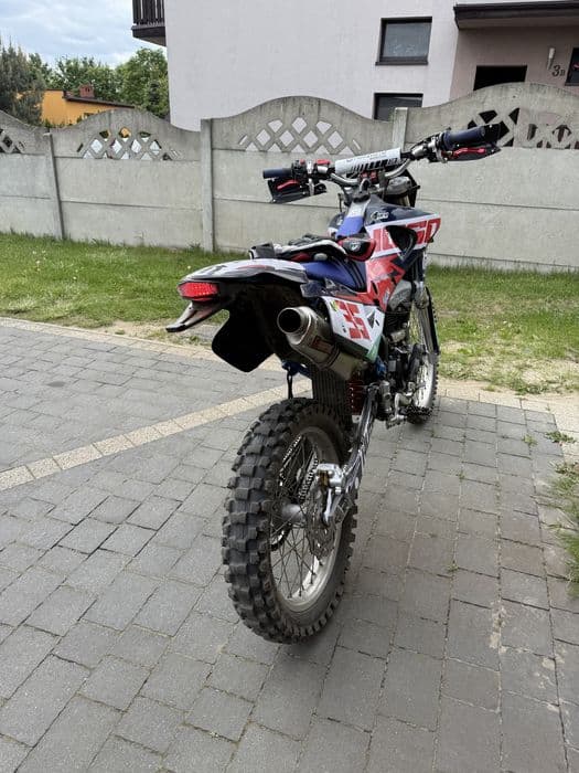 Husqvarna 250 silnikiem loncin