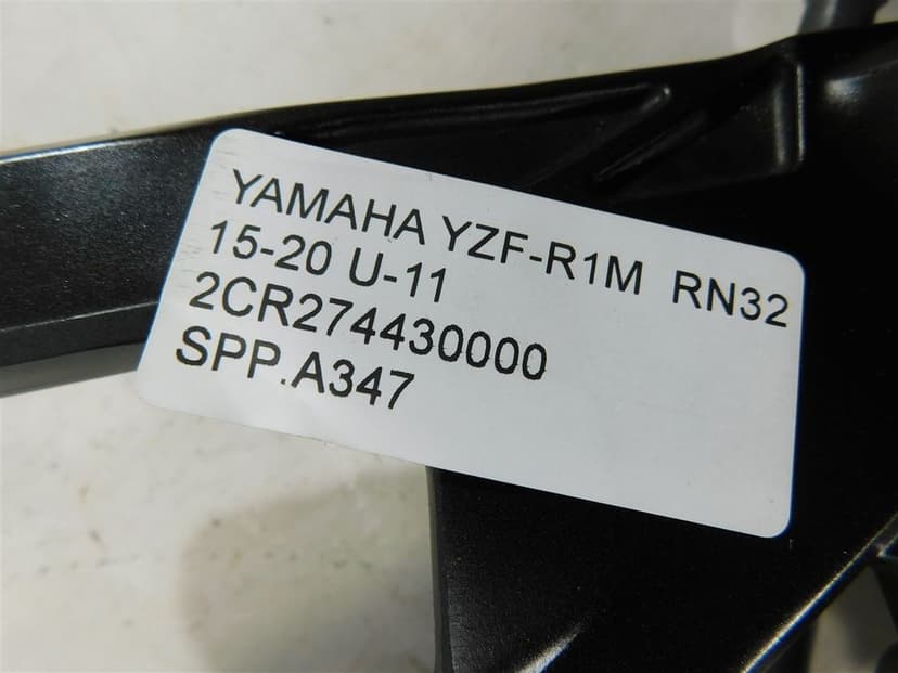 SET PODNÓŻEK PRAWY PRZÓD YAMAHA YZF-R1M RN32 15-20 U-11 2CR274430000