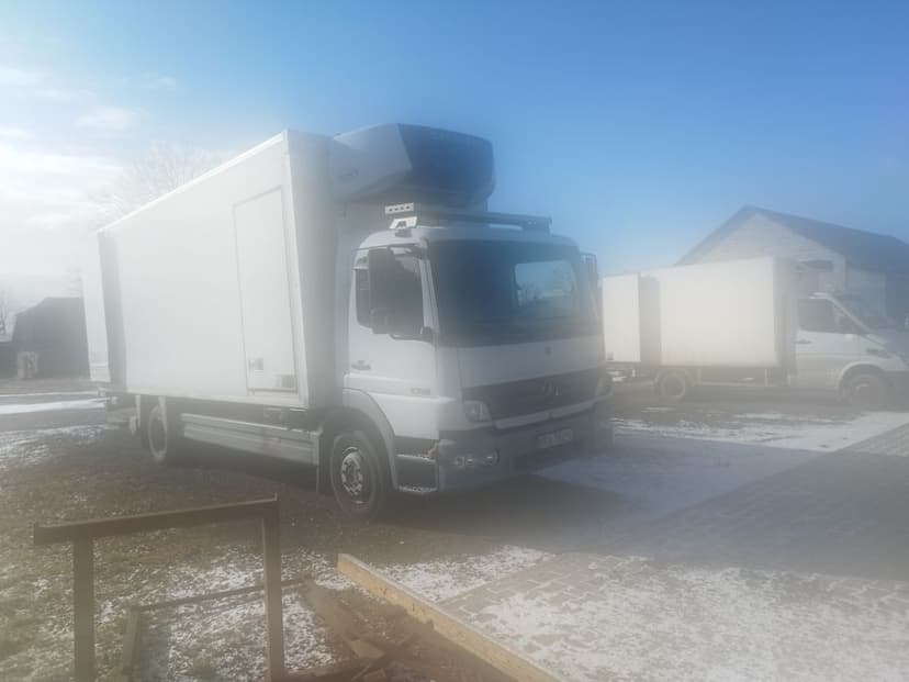 Mercedes atego 1318 chlodnia winda