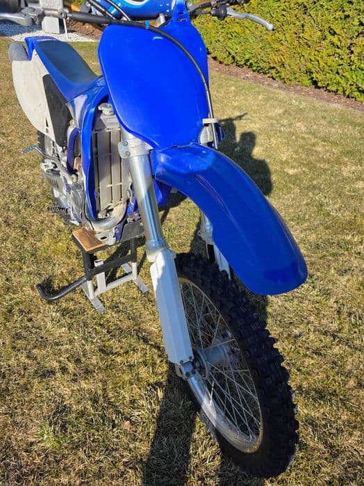 Motocykl Yamaha YZ 450 F. Prawdziwy potwór na bezdroża !