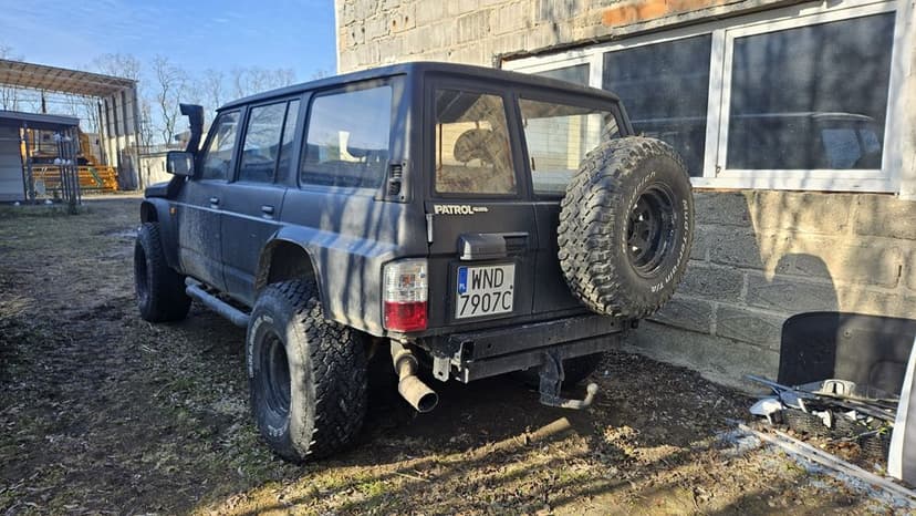 Nissan Patrol Y60  2.8
