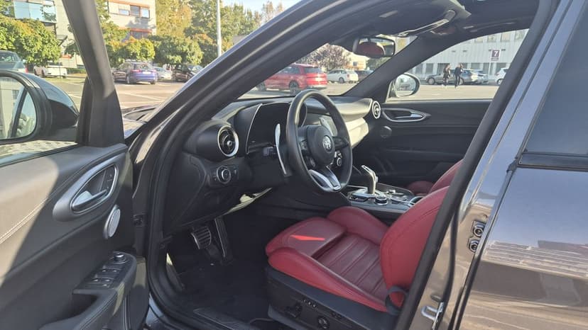 Alfa Romeo 2024r Giulia Q4 veloce 2.0T 280KM