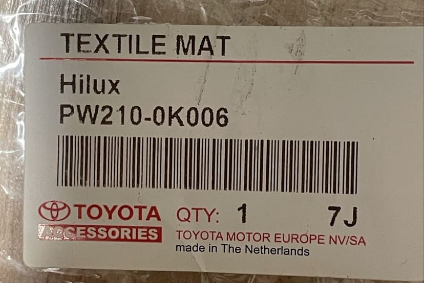 Toyota Hilux / dywaniki welurowe / Oryginał / Nowe