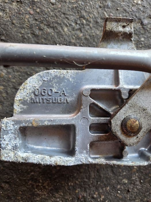 Mechanizm wycieraczek silniczek komplet nissan navara D40 3.0 v6