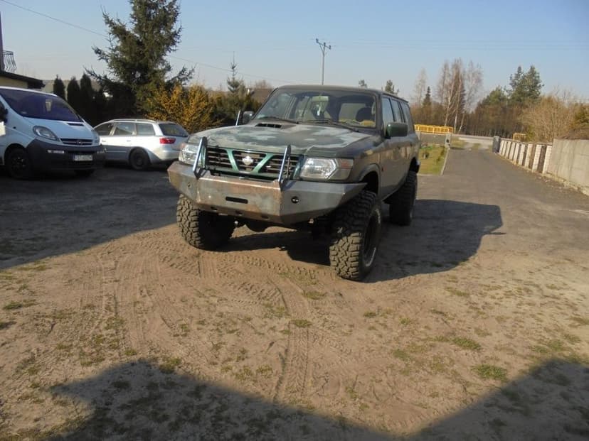 Zderzak Off road Nissan Patrol Y 61 w częściach