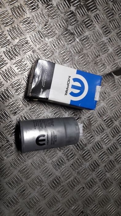 Jeep Cherokee 2.43.7 Filtr Paliwa