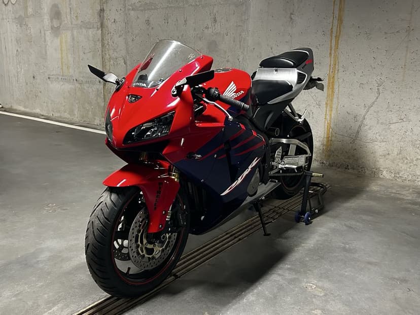 Honda CBR 600 RR PC37, Bezwypadkowy, MiVV, Nowy Napęd, Alarm, 34k km