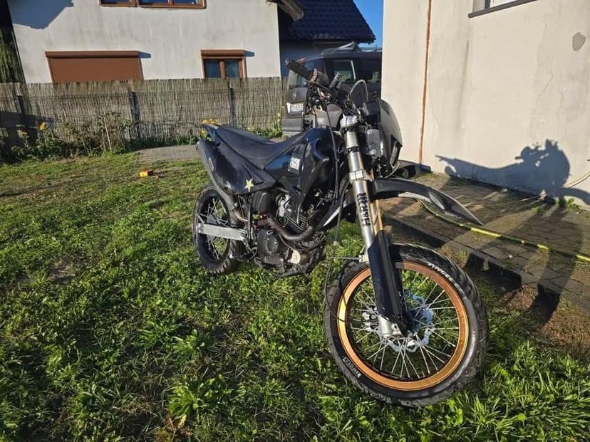 Supermoto  125 z silnikiem suzuki GN po remoncie