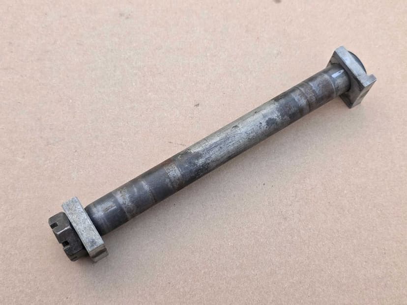 Oś ośka tył tylnego koła Kawasaki KX KXF KLX 125 / 250 / 450 śr. 25mm