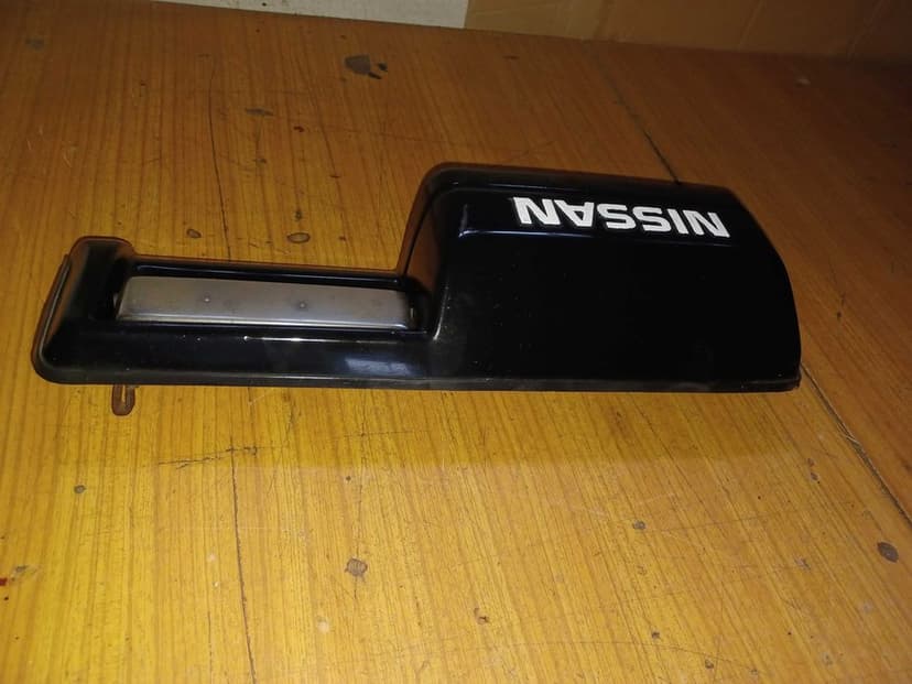 Nissan Patrol Y60 blenda tylna lampa