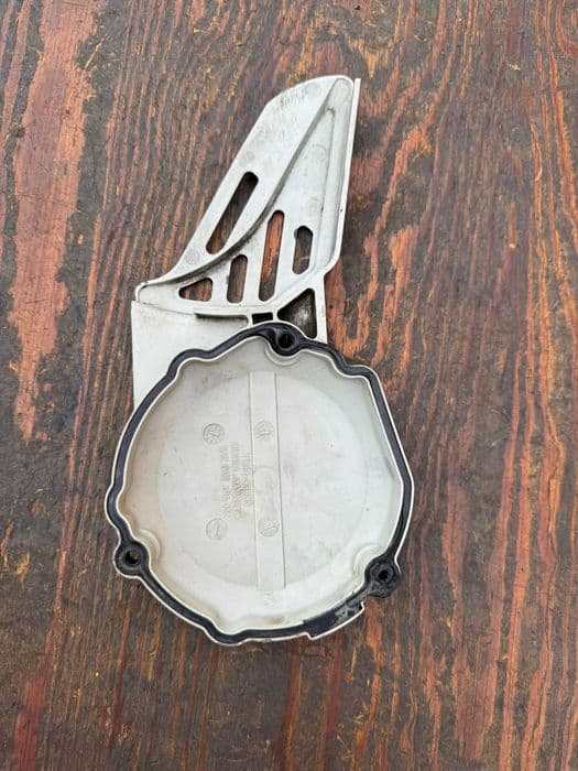 pokrywa magneta dekiel Suzuki rm 85 r 02-23 sprawna