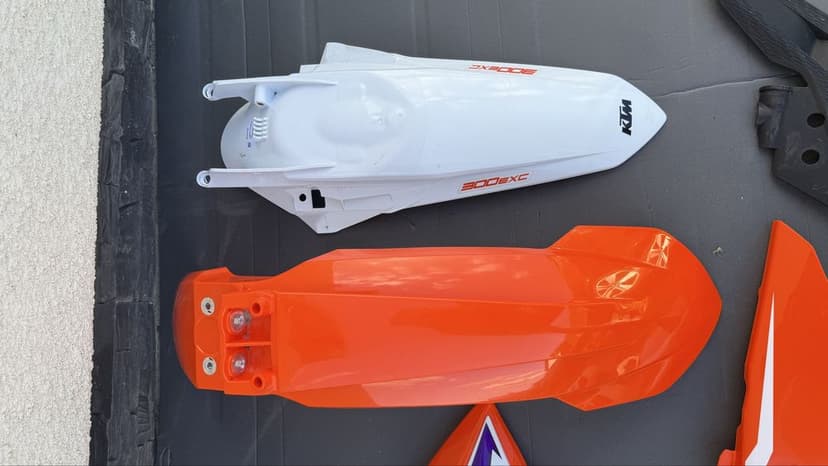 Oryginalne plastiki owiewki lampa ktm exc 300 tpi jak nowe 2022