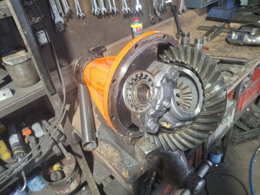 Główka przedniego mostu Nissan patrol gr Y60 y61 35/8 czyli 4,375