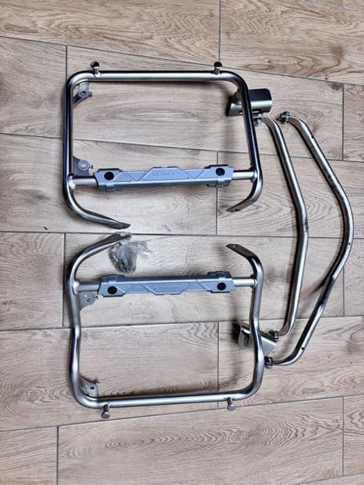 Oryginalny stelaż kufry boczna HONDA CRF 1100 Africa