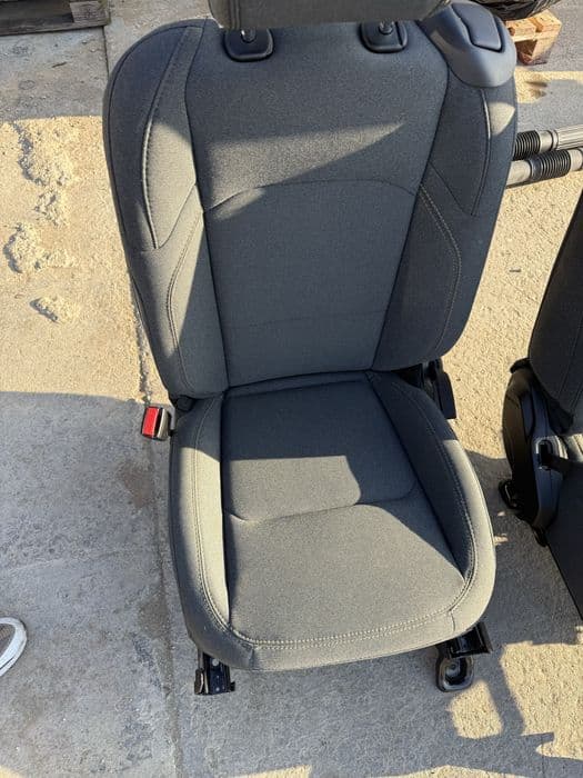 Fotele przód 2D USA Jeep wrangler JL 23-26r nowy model