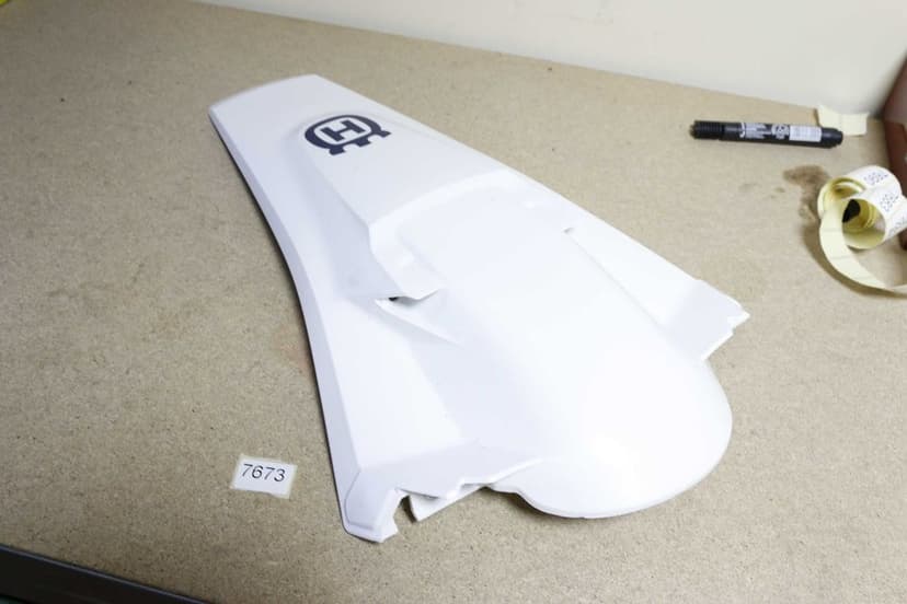 7673 Husqvarna 2016 TE/FE OEM Rear Fender 265.08.013.000 ktm ag