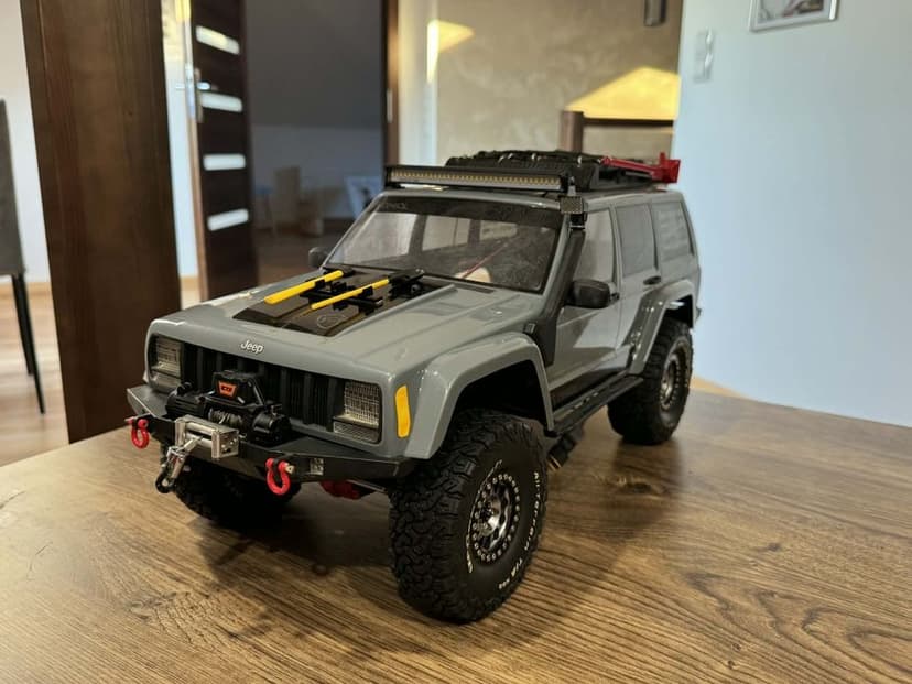 Model RC  Axial SCX10 II Jeep Cherokee