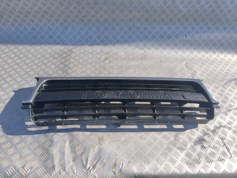 atrapa chłodnicy grill TOYOTA Land Crusier HDJ80