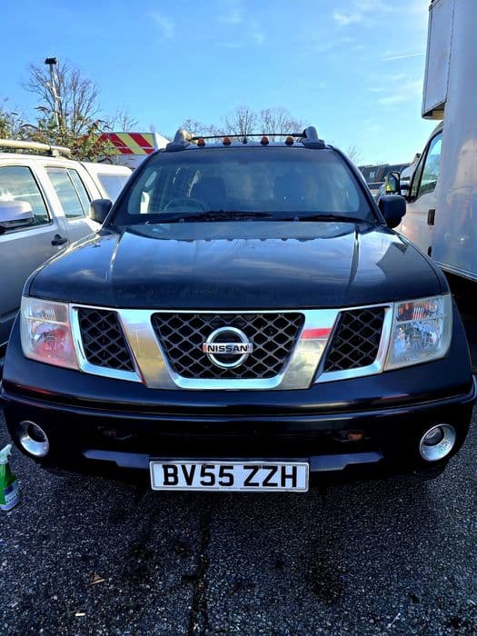 Cześć nissan navara d40.