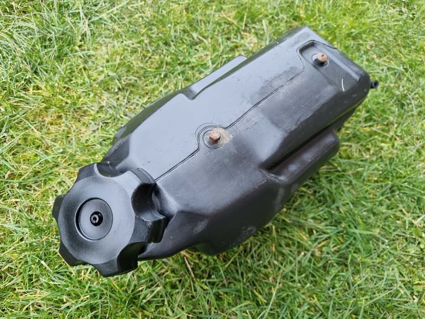 Zbiornik paliwa bak Kawasaki KX 125 / 250 r. 92-93 stan BDB