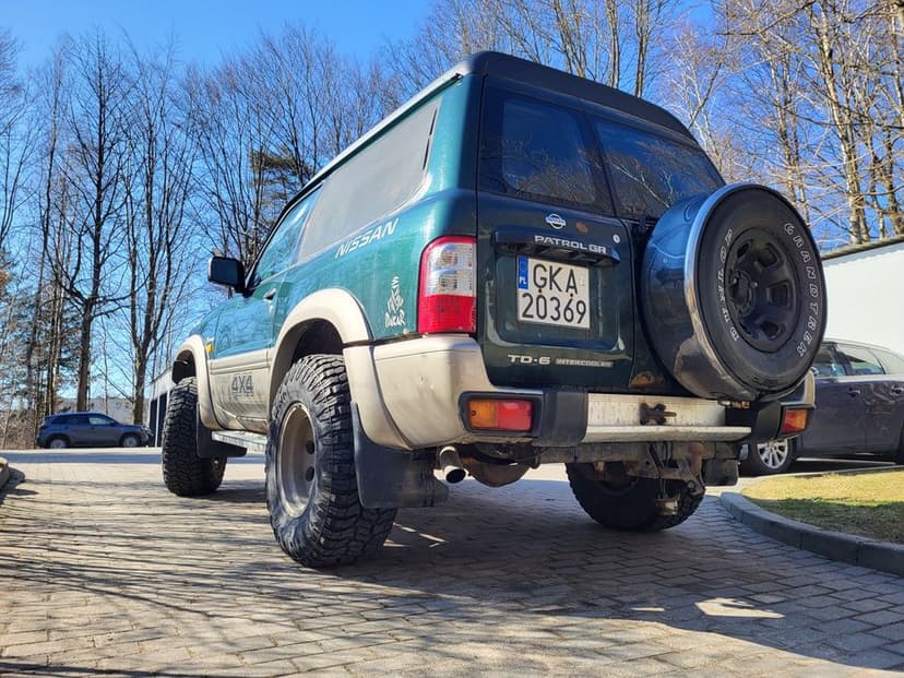 Nissan  Patrol Y61