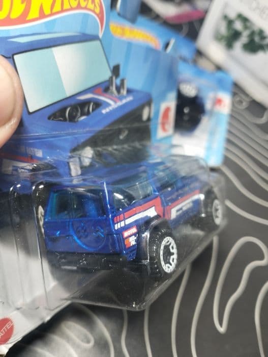 Hot Wheels Nissan Patrol custom resorek autko samochodzik nowy