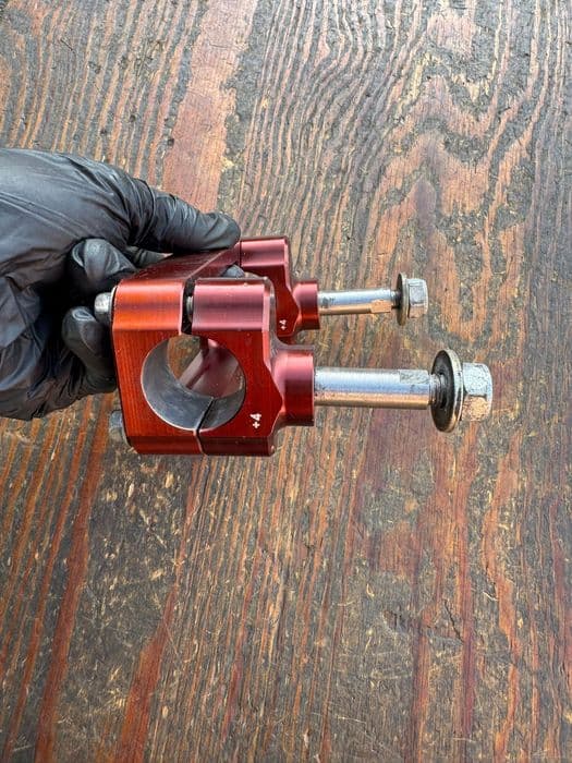 mocowanie uchwyt kierownicy risery suzuki rm drz rmz 125 / 250 / 450