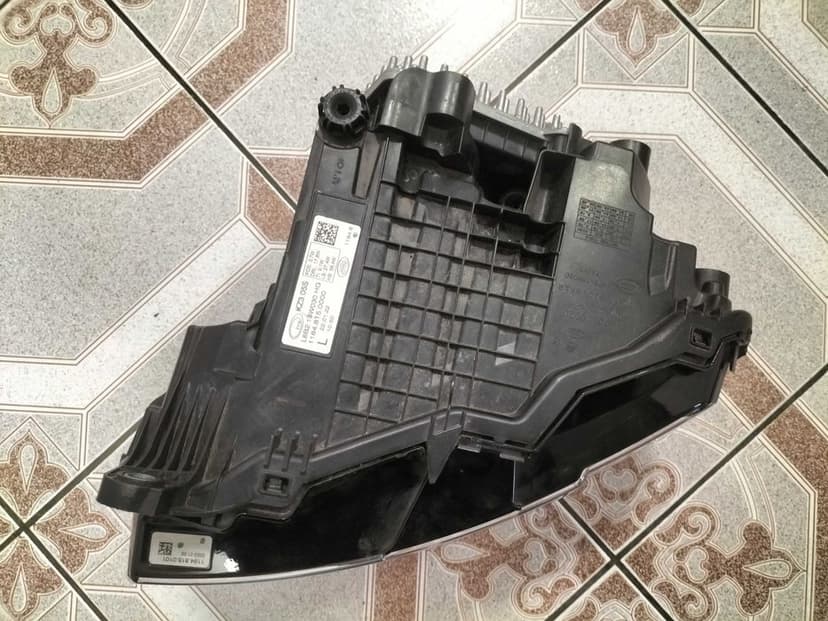 Land Rover Defender lewa lampa full LED Matrix