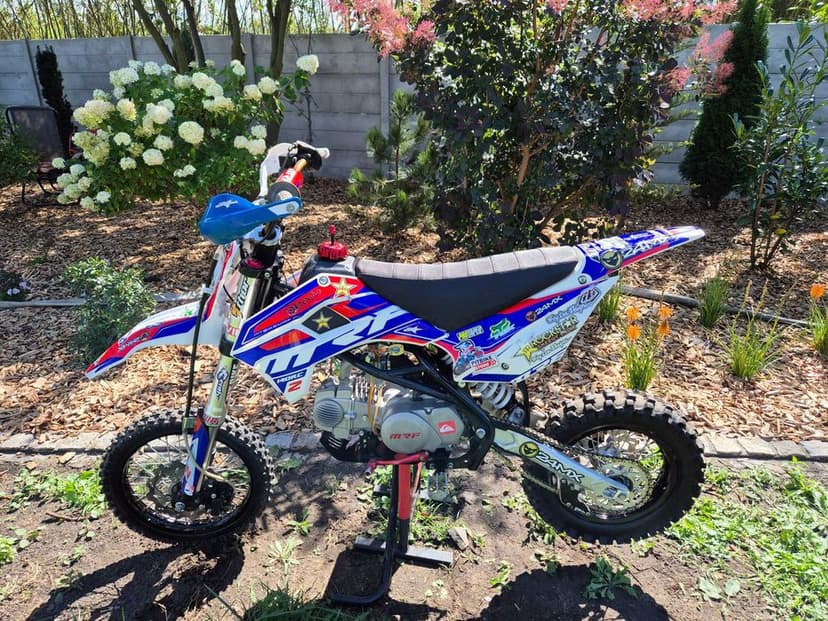 Pit bike mrf-rcz 140