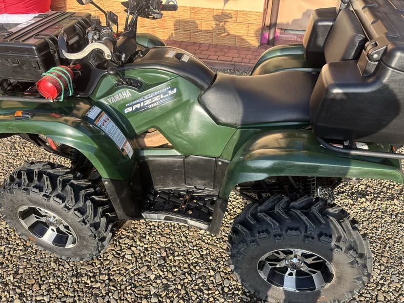 Yamaha Grizzly 700, zarejestrowany 2 osoby.