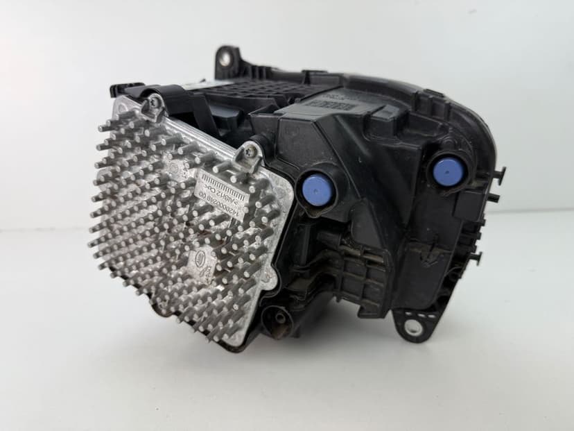 Lampa przód Land Rover Defender II FULL LED 21- Prawa L8B213W029HG