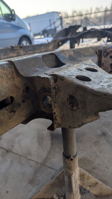 Rama Nissan Patrol Y61 z 2001 roku, stan DOBRY długi