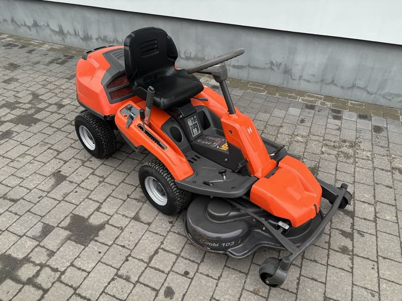 Kosiarka Tarktorek Husqvarna Rider R 320 AWD 103 cm