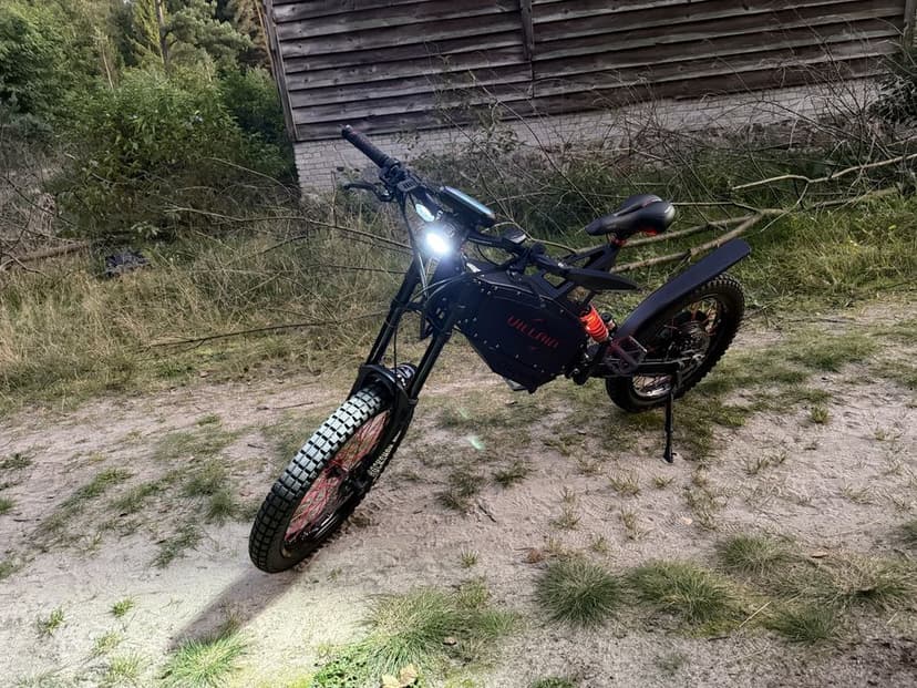 Cross rower elektryczny Villain od cyklonebike