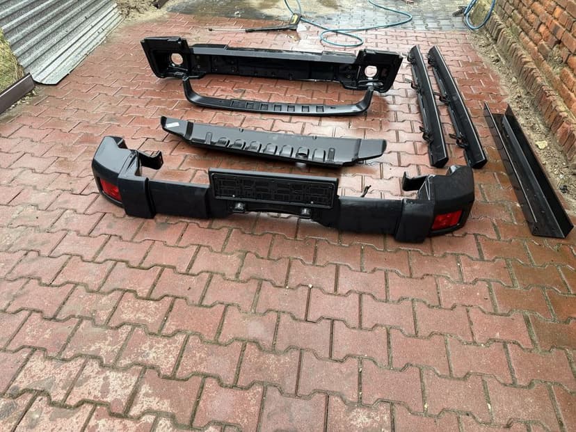 Przedni i tylny zderzak jeeb wrangler shara 2014