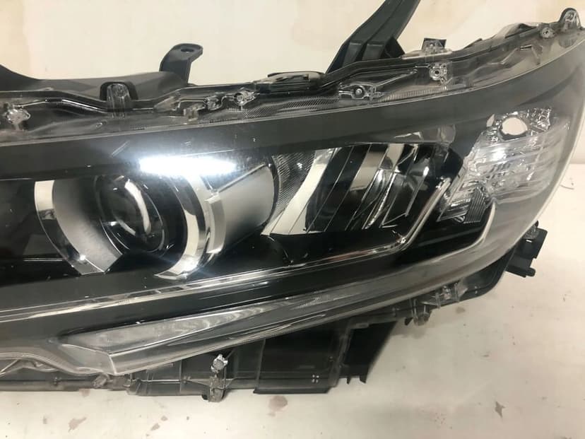 Lampa Lewa Przód Toyota Land Cruiser 150 Full LED