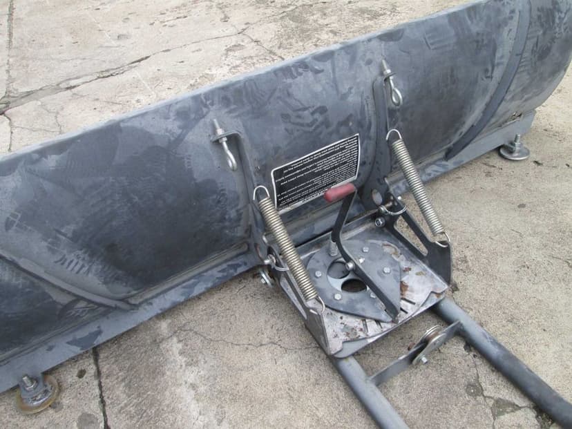 Pług do śniegu do: traktorek ogrodniczy  quad  atv  utv  odśnieżanie