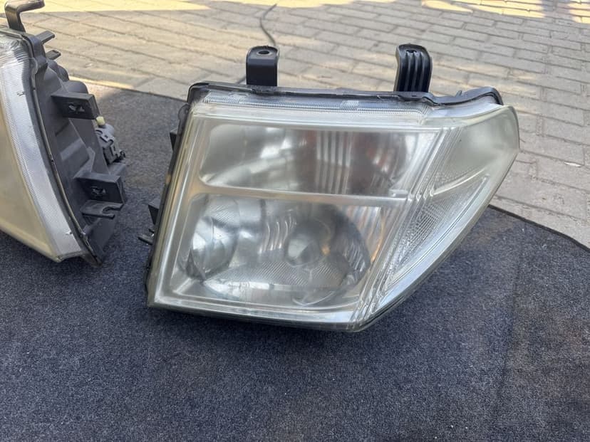 Lampy xenon nissan pathfinder navara komplet europa